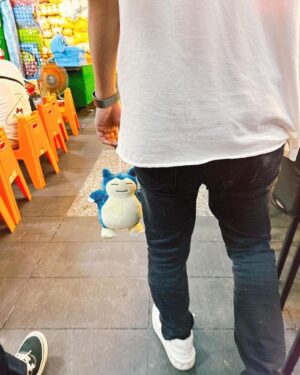 Tomohisa Yamashita Instagram - 韓国、香港、台湾、タイに仕事で弾丸ツアー行ってきました。
とても楽しい時間でした。🎬
自由時間に祭でポケモンゲットしました。

#seehearlove
#アジア