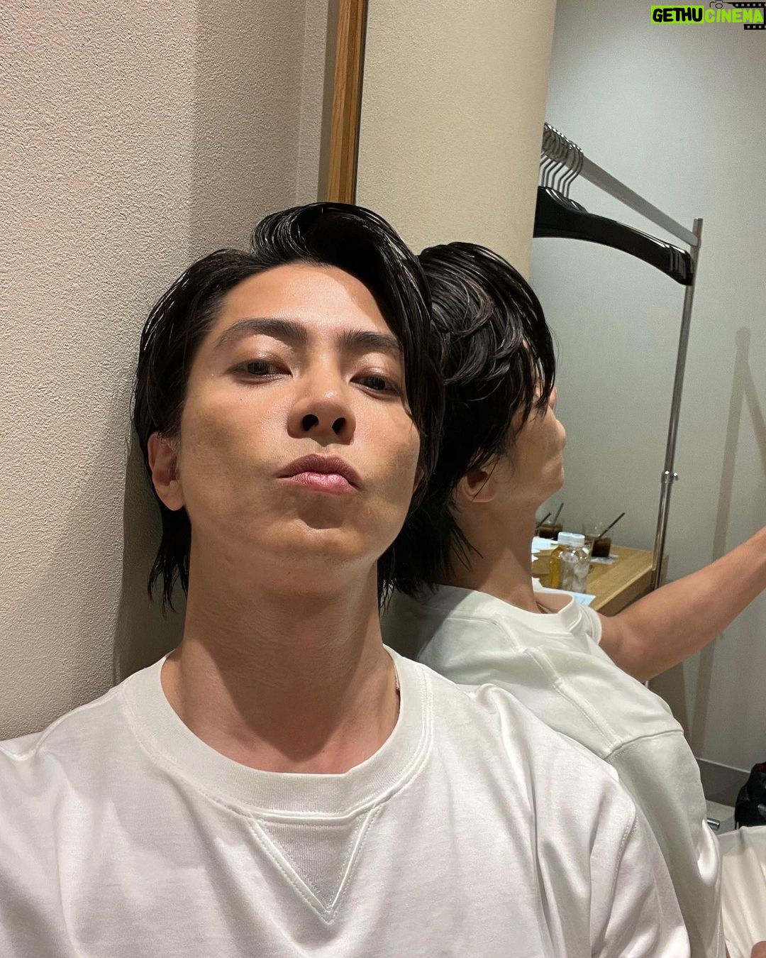 Tomohisa Yamashita Instagram - 先日DIORイベントに参加させて頂きました。楽屋でコーヒー頂いた。ごちそうさまでした。 Had a short coffee break during the Dior event, fun times! @DIORBEAUTY #ルジャルダンディオリビエラ #LEJARDINDIORIVIERA @dior 渋谷宮下公園 Shibuya Miyashita park.