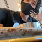 Tomohisa Yamashita Instagram – 昼飯。美味しすぎた。
一生食べれます。🤍

#メリークリスマス
#ステーキ
#ポテト