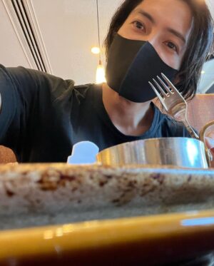 Tomohisa Yamashita Instagram - 昼飯。美味しすぎた。
一生食べれます。🤍

#メリークリスマス
#ステーキ
#ポテト