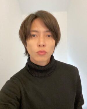 Tomohisa Yamashita Instagram - 雑誌の撮影をしてきました。
ドラマの撮影とは、また違う楽しさがあります。
何年やっても、難しく、わからない事が沢山あります。だからこそ、
楽しいのかなと思います。今日も頑張ります！Have a good day!

I went to the studio for a  magazine shoot.
It's a different kind of fun than shooting a movie or TV series.
 No matter how many years I do this job, there are still so many things that I have left to learn. That's why it's so fun!Let’s keep moving forward!
Have a good day!