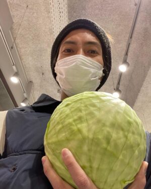 Tomohisa Yamashita Instagram - フランス滞在も残り約1ヶ月になりました。日本が恋しすぎる瞬間もありますが、残りの時間を無駄にせず、後悔ないように、過ごしていきます。
そして、いつも温かい応援ありがとうございます！僕の力の源です！

I have only about a month left to stay in France.  There are moments when I miss Japan, but I will spend the rest of my time without wasting or regretting it.
Thank you for your warm support! That is the source of my motivation.