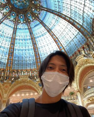 Tomohisa Yamashita Instagram - フランスでの生活も2ヶ月が過ぎました。仲間に支えられながら毎日全力でやってます。
できあがった、作品がみんなに見てよかったと思ってもらえるように、今日も頑張ってきます！

Two months have passed since I came to France.  I do my best every day with the support of the cast and crew.
I will continue to do my best today so that everyone will be happy to see the final product.
