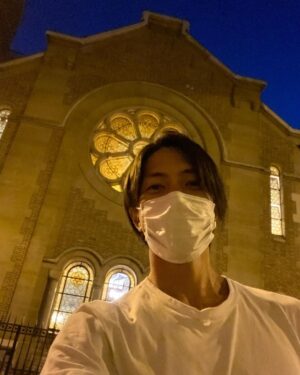 Tomohisa Yamashita Instagram - フランスでの生活も2ヶ月が過ぎました。仲間に支えられながら毎日全力でやってます。
できあがった、作品がみんなに見てよかったと思ってもらえるように、今日も頑張ってきます！

Two months have passed since I came to France.  I do my best every day with the support of the cast and crew.
I will continue to do my best today so that everyone will be happy to see the final product.