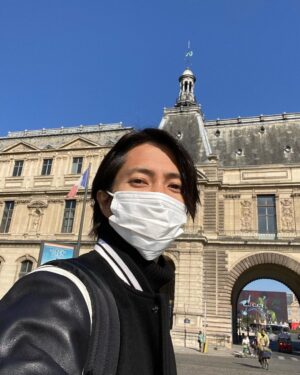 Tomohisa Yamashita Instagram - フランスでの生活も2ヶ月が過ぎました。仲間に支えられながら毎日全力でやってます。
できあがった、作品がみんなに見てよかったと思ってもらえるように、今日も頑張ってきます！

Two months have passed since I came to France.  I do my best every day with the support of the cast and crew.
I will continue to do my best today so that everyone will be happy to see the final product.