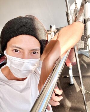 Tomohisa Yamashita Instagram - 最近、撮影前や後に、ほぼ毎日ジムに通ってます。
時間に余裕がある時は川や山に行って、自然に癒されてます。
整いまくりです。笑

Recently, I go to the gym almost every day before or after shooting.
When I have time, I go to the rivers and mountains to heal naturally.
 It's all part of one set. 

#iherb
#アイハーブ
@iherbjapanese
Thank you for sponsoring me!