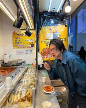 Tomohisa Yamashita Instagram - 先日の韓国での食べ歩き。
美味かったです。😎

I was in Korea. fun trip.
#トッポギ
#焼肉
#デザートカフェ