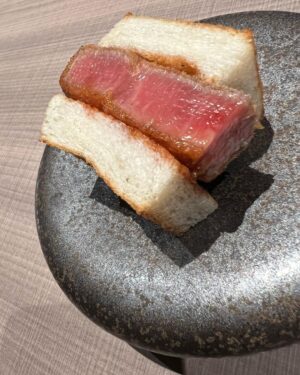 Tomohisa Yamashita Instagram - 食欲の秋。って事で最近食欲旺盛です:)

These have been my food adventures as of lately. 
In japan, autumn is the best time for eating saury fish. Definitely try it sometime!

#秋刀魚
#ランチ
#ナン