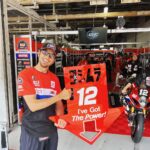 Tomoya Nagase Instagram - レースは思うようにいかないもの。 給油やタイヤ消耗でピットに入らないとバイクが動かなくなったり滑ってアクシデントを招く。人生も同じだろ？ ピットで仲間の愛に触れてまた走り出す。 レースが俺に教えてくれた大事なこと。 皆さん！ 毎日が修行ですよ！ それでもスマイル！ ありがとう！ 以上！