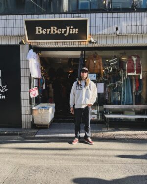 Tomoya Nagase Instagram - @berberjin_harajuku 
@berberjin1 
@yuttan1977 
#あとつげ
#ランタグ
#usna
#champion
#challenger
#古着
#ちなみに
#僕の物ではありません