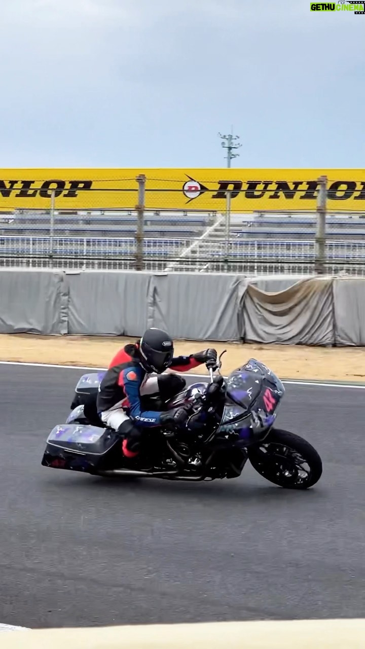Tomoya Nagase Instagram - #ダンロップコーナー @joyridespeedshop @rough_motorcycle_garage @gen_loveearart