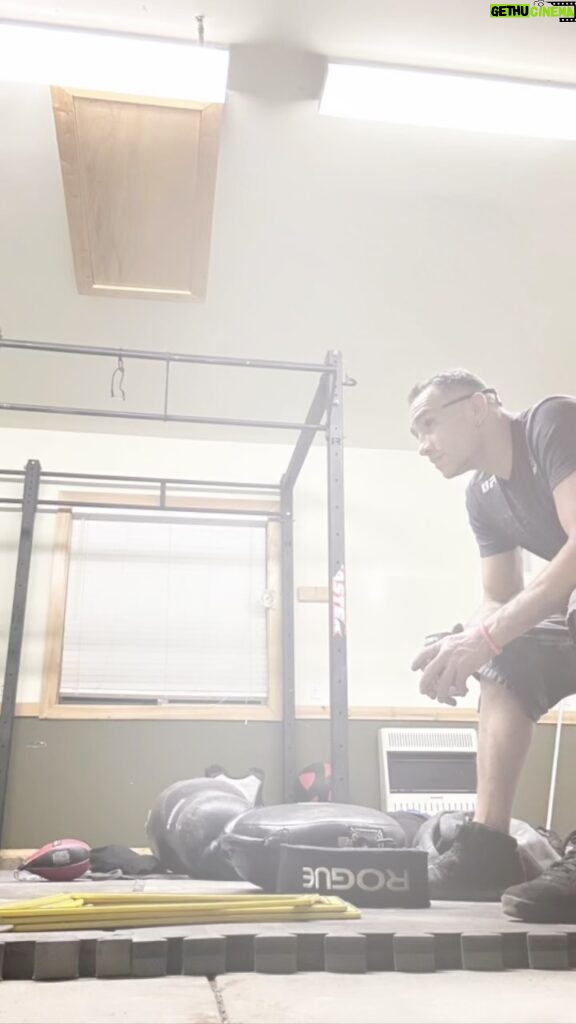 Tony Ferguson Instagram - “Home🌄Sweet🏔️Home” Gut Check Time 🏃‍♂️💨🍃 Took My Training To A Different Level 📈 -It’s not for everyone- Champ Shit Only™️ MF’s 🥋 Road-2-Gold #ufc291 # CSO™️ 🇺🇸🏆🇲🇽 # HaveAGreatWeek Crew🍃- Champ # EarnIt 🥇-Team El Cucuy- 🚣‍♂️💨🍃 # unplugGoOutside