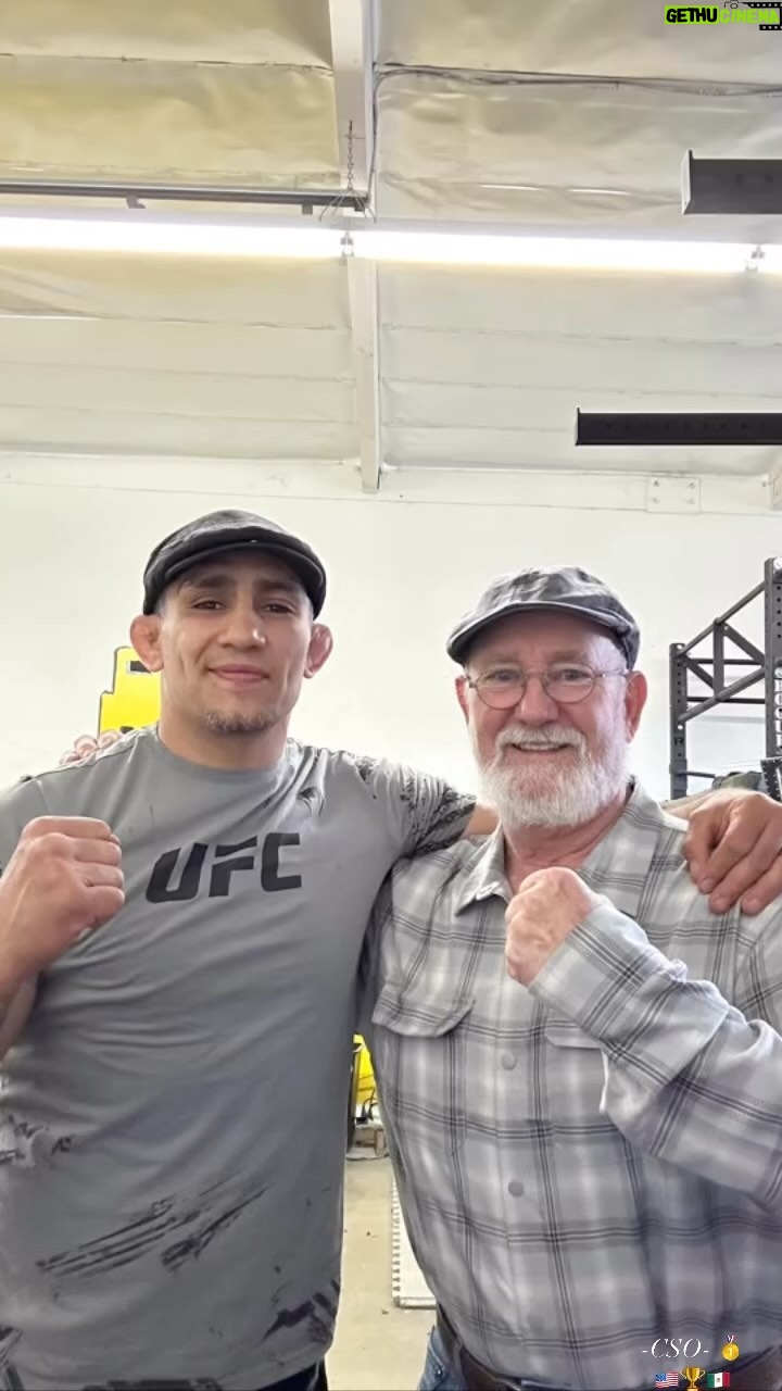 Tony Ferguson Instagram - “Teamwork Makes The Dreamwork” 🙏 Thank You For Taking The Time To Show Me The Business & For Trusting Me W/ The Company ✍️💨🍃I Won’t Let You Down 🤼♂️, Thanks Again To My Good Friend, Coach🎓K, One Solid Individual I Respect- Champ 🥷 -CSO- 🇺🇸🏆🇲🇽 # Apprentice 🎓 # LeadByExample 🏃♂️💨🍃