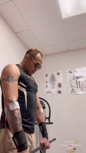 Tony Ferguson Instagram - “Unlock’d 🔐” Building🤝Strong Bridges 🌉 Synapse⚡️Therapy 🧠 Neuro Pathways Activated # Makin’ It Happen 💯 Road-2-Success 🔛 - Champ 💪🦹‍♂️🤚 -CSO- 🇺🇸🏆🇲🇽 #ARPWave ⚡️🌊 Thanks My Recovery Fam 🥇