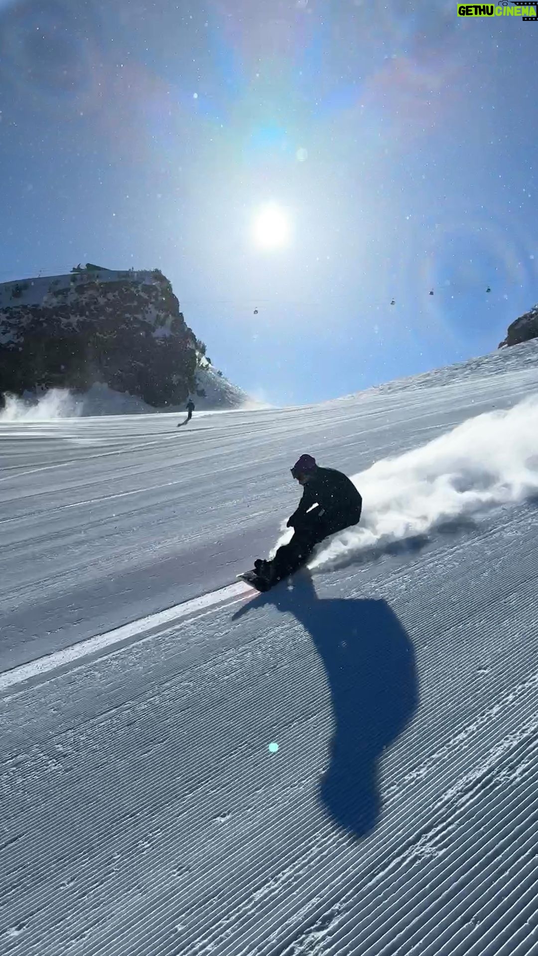 Tony Hawk Instagram - Thank you @mammothmountain. The recovering broken femur club - and our kids - appreciate your service. #diverdown (wait for it… I’m ok) 🤿💥 🎥: 🙋🏼/ @marc_wierenga P.S. “Tangk” by @idlesband is masterful. Mammoth Mountain Ski Area