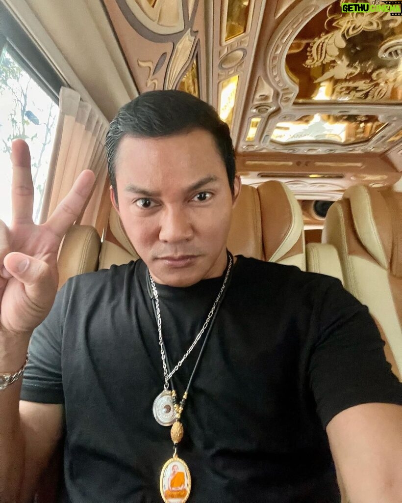 Tony Jaa Instagram - Have a great day.🙏