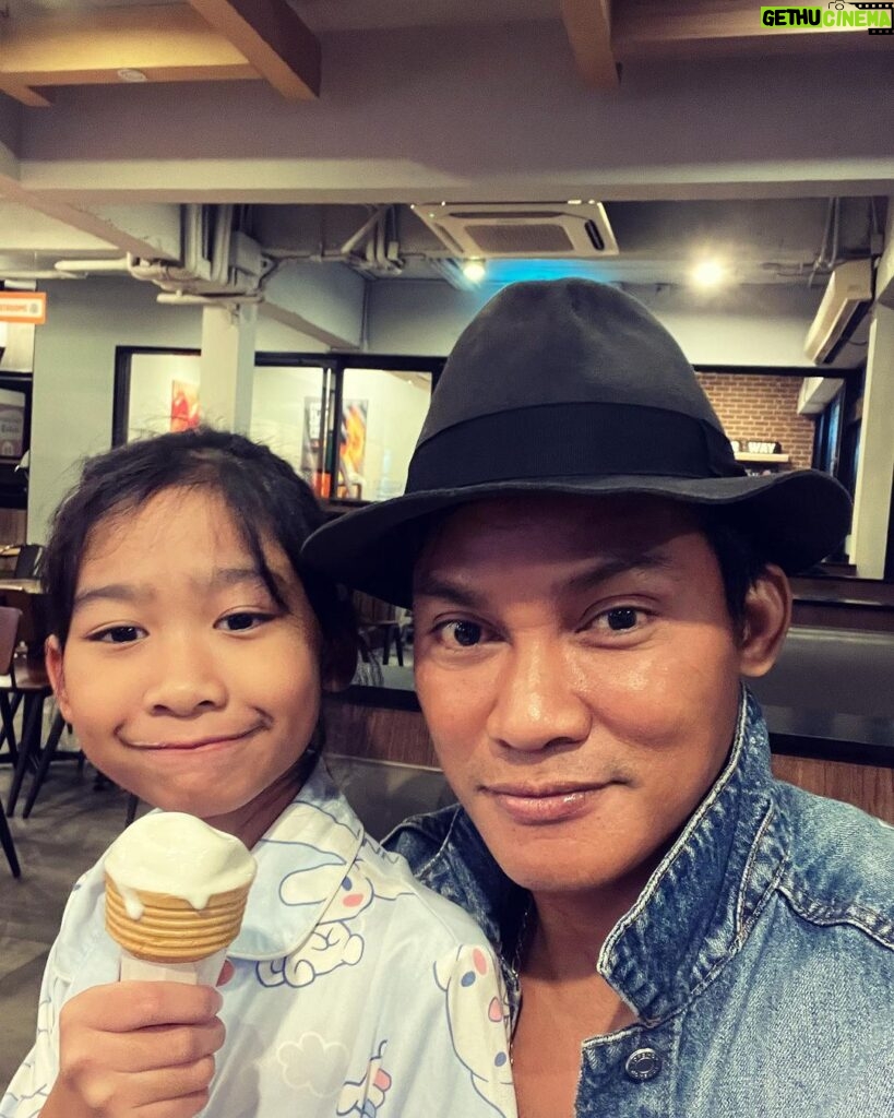 Tony Jaa Instagram - Ice cream time.