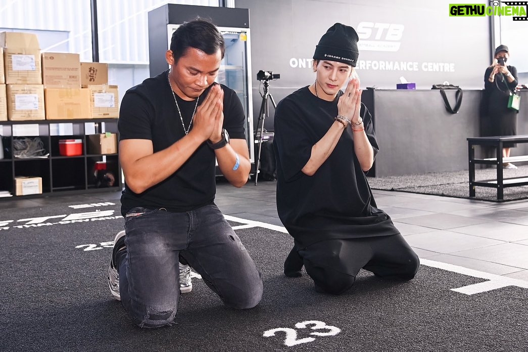 Tony Jaa - 19.5K Likes - Welcome to Thailand
Respect Wai Kru all spiritual 🙏🏻
ท่าปฐม เทพพนม พรหมสี่หน้า
@jacksonwang852g7
#jacksonwang
#waikrumuaythai
#ไหว้ครูมวยไทย
#อัตลักษณ์ไทย
#พระเครื่องไทย