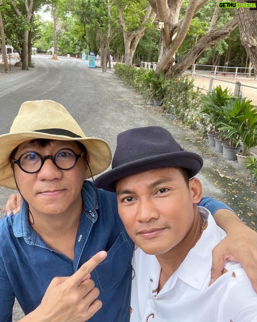 Tony Jaa Instagram - Get ready to rumble with the new action star @udomofficial 🎥🎥🎥😂❤️