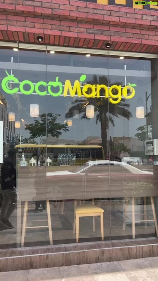 Tony Jaa Instagram - Thai food in Dubai. CocoMango 🥭🥭🥭 Cocomango
