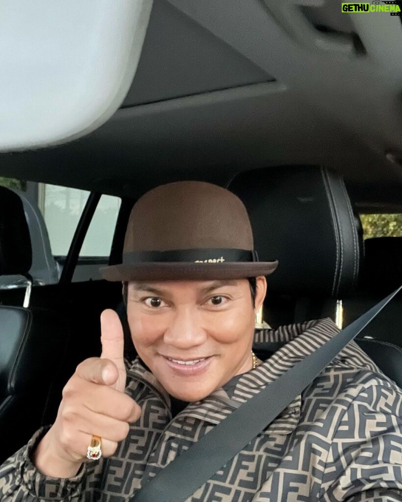 Tony Jaa Instagram - Smile for you 😃😃😃