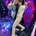 Tony Jaa Instagram - ร้องข้ามกำแพง กับ 4ยอดกุมาร @konglha_30 @singtonumchok @brajaojoke @tonyjaaofficial ไม่ได้เจอกันนานแล้ว ดีใจมากที่ได้เจอกัน @thewallsong_official #ร้องข้ามกำแพง #4ยอดกุมาร