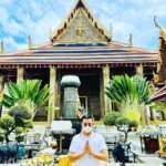 Tony Jaa Instagram - The Temple of the Emerald Buddha ” ” The Grand Palace “วัดพระแก้ว (วัดพระศรีรัตนศาสดาราม) วัดพระศรีรัตนศาสดาราม วัดพระแก้ว