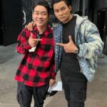 Tony Jaa Instagram - ร้องข้ามกำแพง กับ 4ยอดกุมาร @konglha_30 @singtonumchok @brajaojoke @tonyjaaofficial ไม่ได้เจอกันนานแล้ว ดีใจมากที่ได้เจอกัน @thewallsong_official #ร้องข้ามกำแพง #4ยอดกุมาร