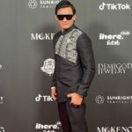 Tony Jaa Instagram - ขอบคุณชุดผ้าไหมไทยสวยๆ @varichsuit ผ้าไหมไทย เอกลักษณ์ไทย ภาคภูมิใจสุดๆครับ Varich Suit from the Vanus Couture. #varichsuit
