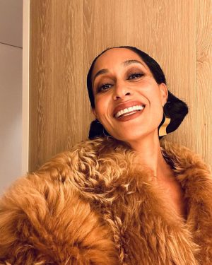 Tracee Ellis Ross Instagram - I reached into my Rich Auntie Bag for @15percentpledge Gala and let me tell you something: wearing this glorious faux fur as a dress while going through “the change” was a bold choice 🥵🤣More to come about last night. It was really moving and fun and important all in one. Thank you @emmagrede @aurorajames for all that you are doing and for naming me a trailblazer. 

Thank you @naivashaintl @miayang_mua for this beautiful glam and @karlawelchstylist for being the best fashion play partner! Gosh do we have fun!