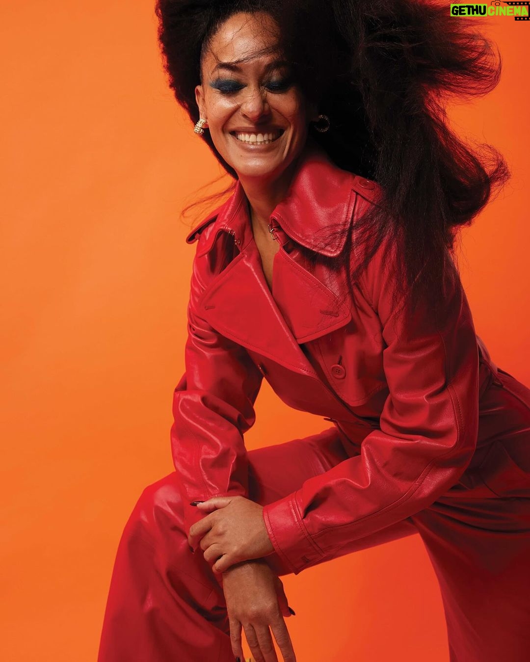 Tracee Ellis Ross Instagram - hair play for @flauntmagazine ‘s 25th anniversary issue cover story. thank you FLAUNT ☺️