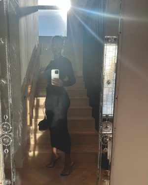 Tracee Ellis Ross Instagram - You will be seeing this look again, trust. (I’m having so much fun in my closet this summer & being outside)