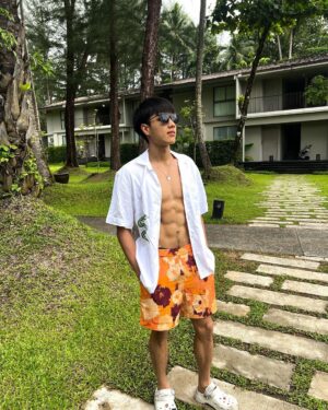 Trai Nimtawat Instagram - ไดเอ็ทมานานขอหน่อยเถอะ 5555555 @avanikhaolak