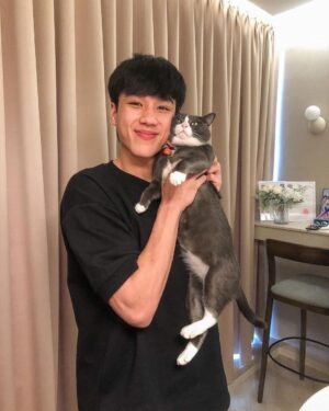 Trai Nimtawat Instagram - ถ้าคุณชอบผู้ชายเลี้ยงสัตว์ ผมมีเต็มปากเลยครับ คุณชอบไหม
