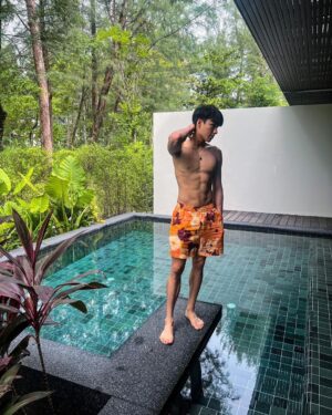 Trai Nimtawat Instagram - ขอบคุณเทรนเนอร์ที่ประทานหุ่นนี้มาให้