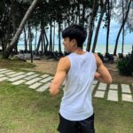 Trai Nimtawat Instagram – ความทรงจำที่พังงา เป็น3วันสองคืนที่ได้รู้สึกพักผ่อนแบบสุดๆในปีนี้เลย ถ้ามีโอกาส ผมคงจะกลับมาพักที่นี่อีกแน่ๆ นอกจากที่นี่จะมีบรรยากาศที่ดี ห้องสวย ติดหาด ติดทะเลแล้ว ยังมีกิจกรรมให้ทำเยอะมาก ซึ่งเหมาะกับคนที่อยู่ไม่นิ่งแบบผมสุดๆ เป็นสามวันที่อยู่แต่ในโรงแรมเลย เพราะกิจกรรมเยอะมากฟิตเนสก็ดี ปีนผาก็ได้ วอลเล่ชายหาด พายเรือ และอีกมากมาย เป็นสามวันที่ไม่ได้ไปไหนเลย ที่สำคัญอาหารอร่อยมาก ตั้งแต่ breakfast ยัน dinner อร่อยทุกเมนูจริงๆ ขนาดผมคุมอาหารอยู่ผมยังยอมแตกเพื่อ กินที่ Avani เลย การบริการไม่ต้องพูดถึง ดูแลดีมากๆ ดีจนอยากขอเป็นแฟนเลย ดีเกิน5555 สรุปให้เลยนะ ทุกอย่าง 1000/10 ประทับใจจนต้องเขียนรีวิวให้จริงๆ @avanikhaolak Avani+ Khao Lak Resort