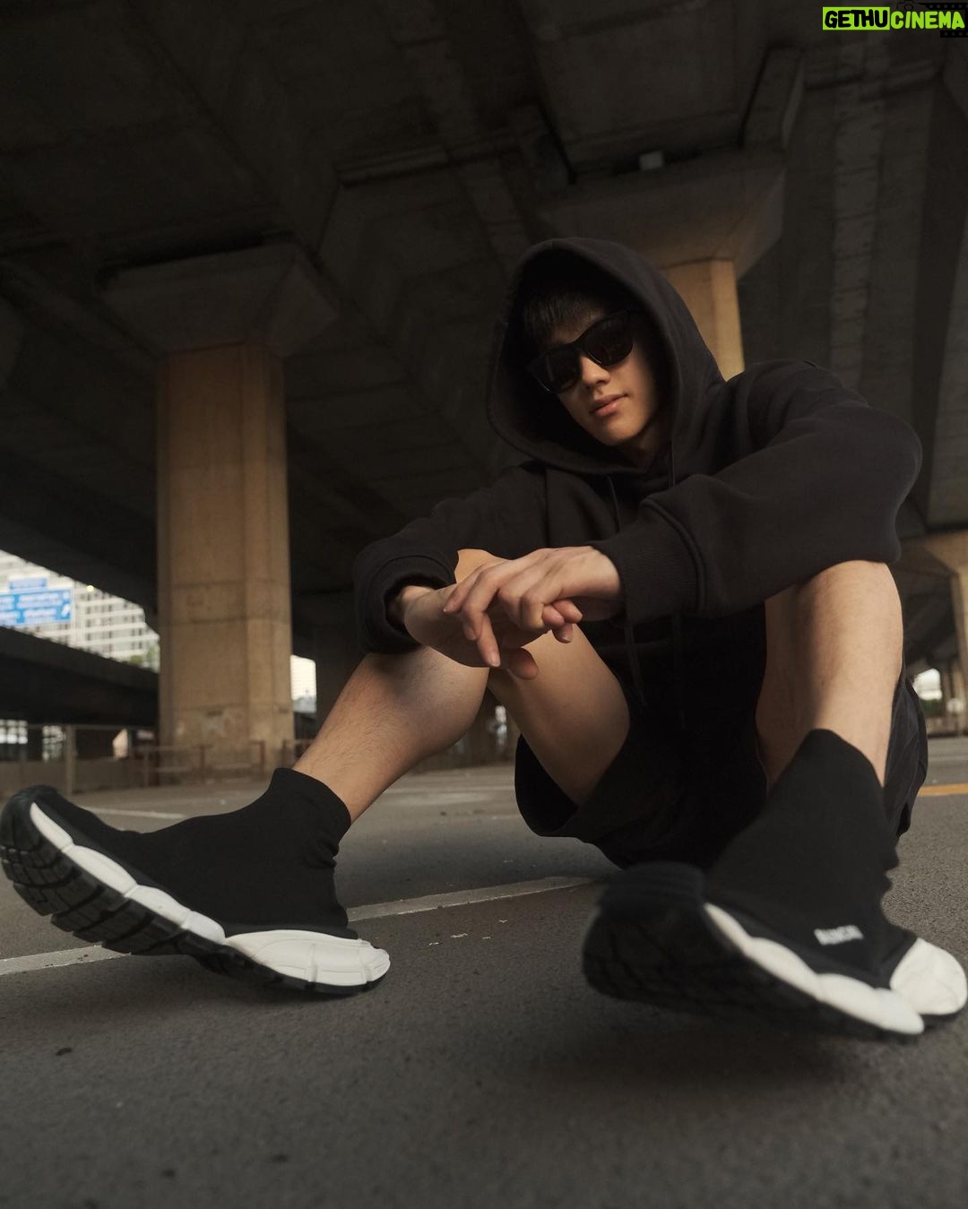Trai Nimtawat Instagram - @balenciaga #Balenciaga #3xlsock