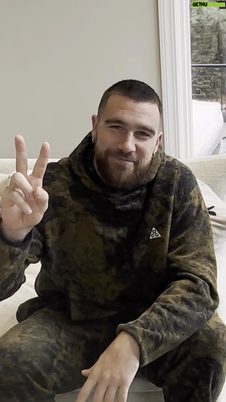 Travis Kelce Instagram - I’m all about energy and focus on the field. Pick up the pace with my personal warm-up playlist, up now only on @applemusic apple.co/-TravisKelce GEHA Field at Arrowhead Stadium