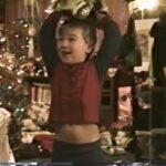 Travis Kelce Instagram – 🎅🏼🎄Happy Holidays!!