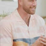 Travis Kelce Instagram - There’s more to being a professional athlete than on-field performance alone. Without my team @ameanes and @dreeanes , I wouldn’t be where I am today. Tune in to our conversation on privacy and protection with @mccoughtry, @mattleinartqb, @playerstribune and @discover! #Sponsored
