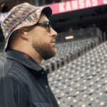 Travis Kelce Instagram – 🤘🏻