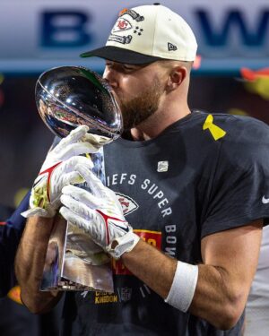 Travis Kelce Instagram - The evolution of Travis Kelce 🔥

📷: AP
