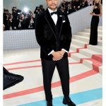 Trevor Noah Instagram - An absolutely, incredible night. 🔥 #MetGala #ALineOfBeauty In @ThomBrowne Styled by @jasonbolden 📷 @gettyentertainment