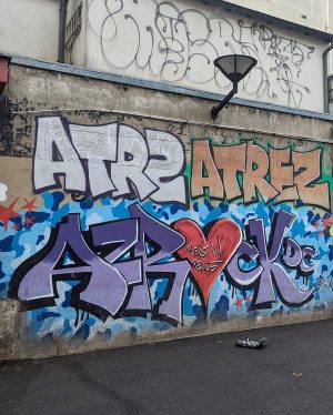 Trevor Noah Instagram - Paris, merci beaucoup pour l'amour et le soutien que vous m'avez montrés ce week-end. J'ai adoré partager des repas avec vous, rire avec vous et avoir les meilleures disputes à 2 heures du matin devant un café.

Je ne savais pas à quoi m'attendre mais toutes mes attentes ont été dépassées. Paris a mon cœur et Transavia a toujours mes bagages. 😂

Paris thank you so much for the love and support you showed me this weekend. I enjoyed sharing meals with you, laughs with you, and having the best arguments at 2am outside a cafe. 

I don’t know what to expect but all my expectations were exceeded. Paris has my heart and Transavia still has my luggage. 😂

📸: @wilsylvince