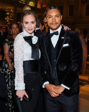 Trevor Noah Instagram - An absolutely, incredible night. 🔥 #MetGala #ALineOfBeauty In @ThomBrowne Styled by @jasonbolden 📷 @gettyentertainment