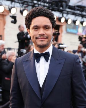 Trevor Noah Instagram - Great night with great company! @VanityFair Oscar Party! @Gucci Styled by: @JasonBolden 📸: @GettyEntertainment #VFOscars #VanityFairOscarParty