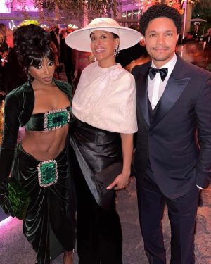 Trevor Noah Instagram - Great night with great company! @VanityFair Oscar Party! @Gucci Styled by: @JasonBolden 📸: @GettyEntertainment #VFOscars #VanityFairOscarParty