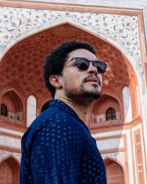 Trevor Noah Instagram - India 🇮🇳 
What an experience it was coming and performing in your country for the first time. Thank you for sharing your rich history, your delicious cuisine and your fantastic arguments with me. Thank you to everyone who came out to the shows in Delhi and Mumbai because you made it truly unforgettable. Bangalore, our story isn’t done, I’ll be back and next time we’ll make sure it’s the best show ever. ❤️🙏🏾🇮🇳
📷: @pbsthephotographer