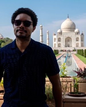 Trevor Noah Instagram - India 🇮🇳 
What an experience it was coming and performing in your country for the first time. Thank you for sharing your rich history, your delicious cuisine and your fantastic arguments with me. Thank you to everyone who came out to the shows in Delhi and Mumbai because you made it truly unforgettable. Bangalore, our story isn’t done, I’ll be back and next time we’ll make sure it’s the best show ever. ❤️🙏🏾🇮🇳
📷: @pbsthephotographer