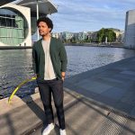 Trevor Noah Instagram - Berlin. Vielen Dank, dass ihr zu meinen Auftritten gekommen seid und mich dazu inspiriert habt, auf neue und wundervolle Weisen zu kreieren. Ich habe so viel von dieser erstaunlichen Stadt gelernt, die voller Kunst und Kultur und ohne Urteile ist. Ich hoffe, euch bald wieder zu sehen, wenn ich ein neues Outfit für das Berghain habe. 😄 Berlin. Thank you so much for joining me at my shows and inspiring me to create in new and wonderful ways. I learned so much from this amazing city that’s full of art and culture and no judgment. I hope to see you again soon when I get a new outfit for Berghain. 😄 Berlin, Germany